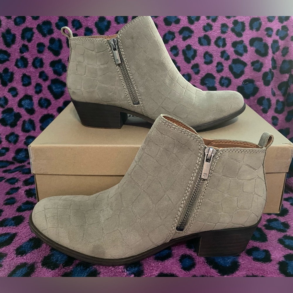 Lucky booties size 8.5 gray in color